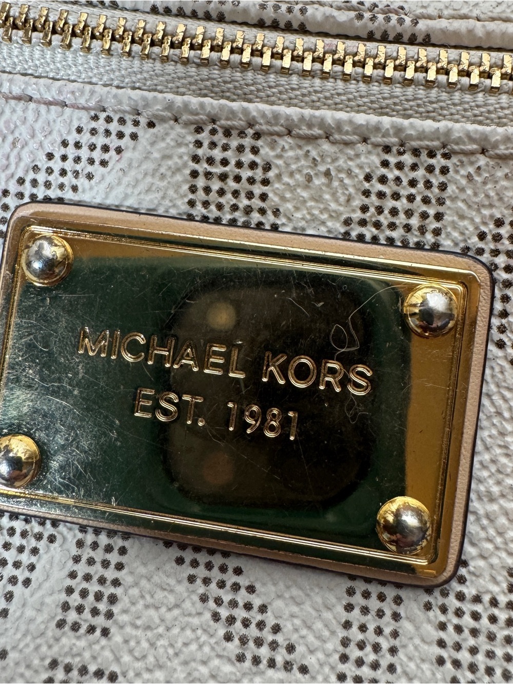 Michael Kors Jet Set Vanilla MK Logo Wristlet Wallet Pouch Gold Tone - Picture 2 of 12